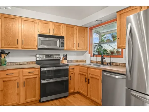 1660 SE Lewellyn Avenue Troutdale OR 97060