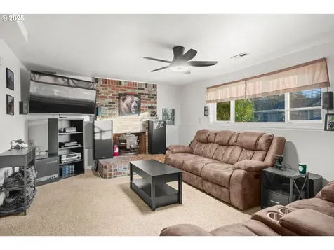 1660 SE Lewellyn Avenue Troutdale OR 97060