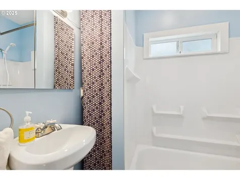 4415 SE Salmon Street Portland OR 97215