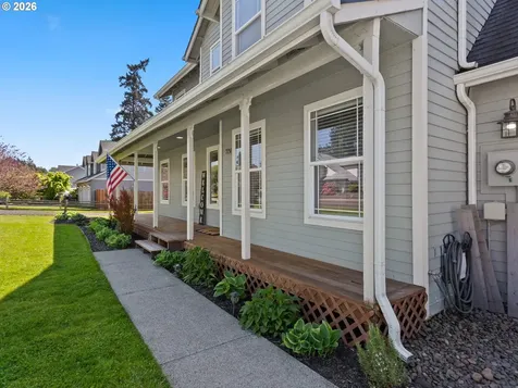 724 E 7th Street La Center WA 98629