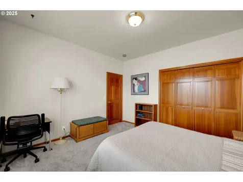 1789 Lake Shore Drive Eugene OR 97408