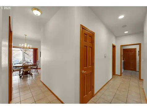 1789 Lake Shore Drive Eugene OR 97408