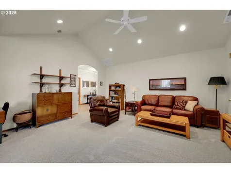 1789 Lake Shore Drive Eugene OR 97408