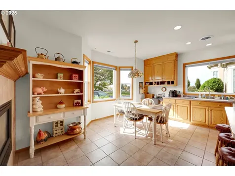 1789 Lake Shore Drive Eugene OR 97408