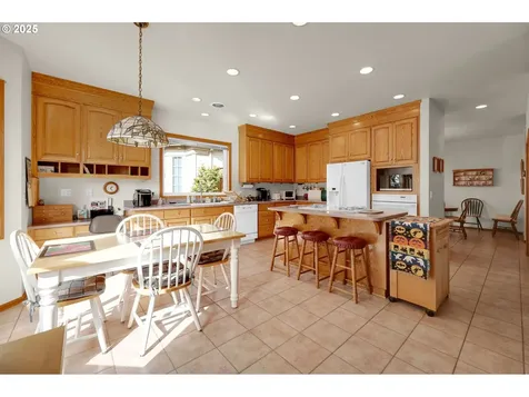 1789 Lake Shore Drive Eugene OR 97408