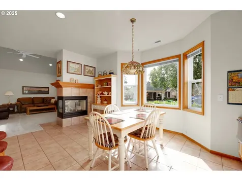1789 Lake Shore Drive Eugene OR 97408