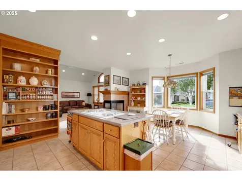 1789 Lake Shore Drive Eugene OR 97408