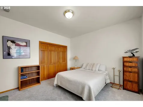 1789 Lake Shore Drive Eugene OR 97408