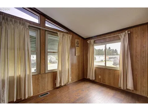 6811 NE 124th Avenue Vancouver WA 98682