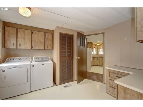 6811 NE 124th Avenue Vancouver WA 98682