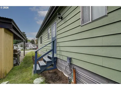 6811 NE 124th Avenue Vancouver WA 98682