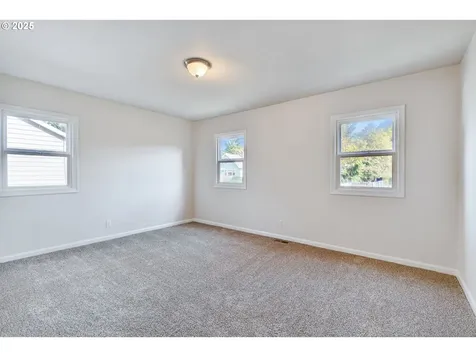 7817 N Delaware Avenue Portland OR 97217