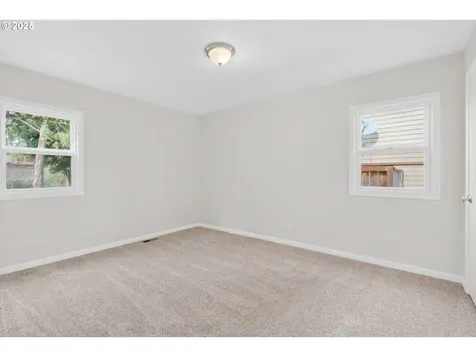 7817 N Delaware Avenue Portland OR 97217
