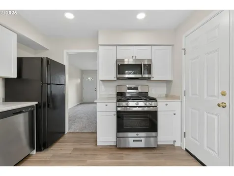 7817 N Delaware Avenue Portland OR 97217