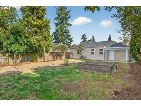 7817 N Delaware Avenue Portland OR 97217
