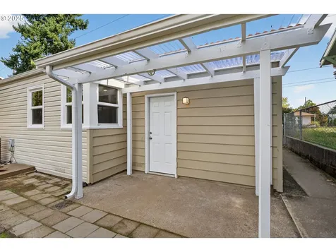 7817 N Delaware Avenue Portland OR 97217