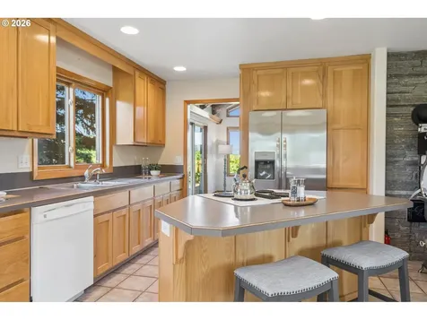 22016 Airport Road NE Aurora OR 97002