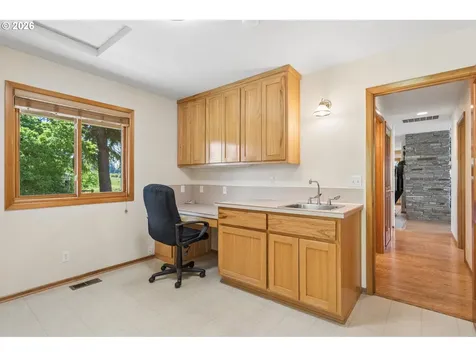 22016 Airport Road NE Aurora OR 97002