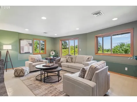 22016 Airport Road NE Aurora OR 97002