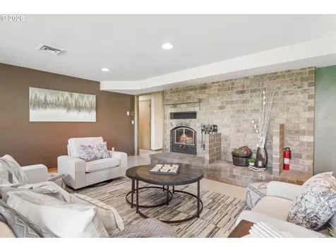 22016 Airport Road NE Aurora OR 97002