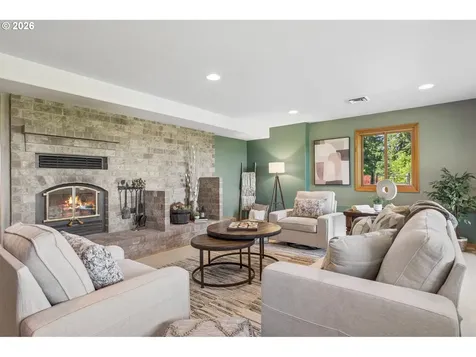 22016 Airport Road NE Aurora OR 97002