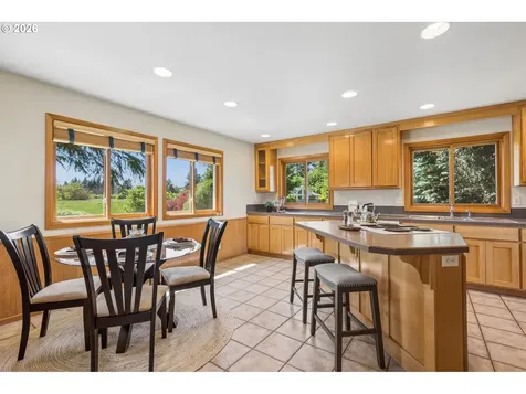 22016 Airport Road NE Aurora OR 97002
