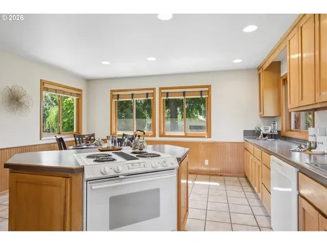 22016 Airport Road NE Aurora OR 97002