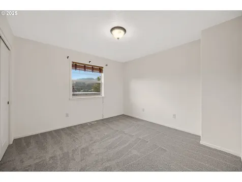 328 NW Sherman Street Sheridan OR 97378