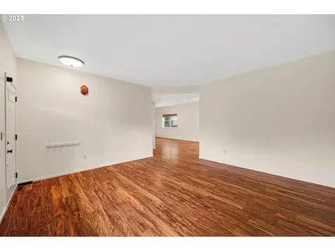 328 NW Sherman Street Sheridan OR 97378