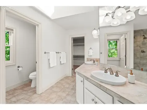 5104 Hastings Court Lake Oswego OR 97035