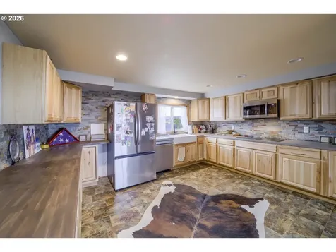 950 SE Dover Lane Madras OR 97741
