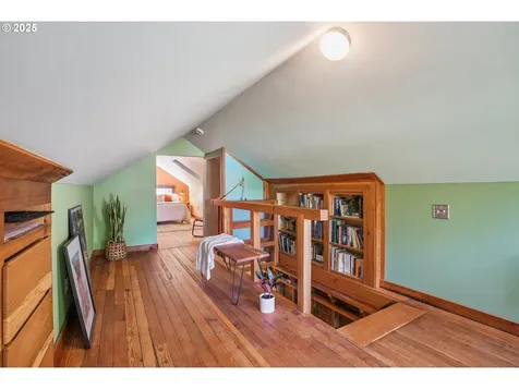 7155 N Greenwich Avenue Portland OR 97217