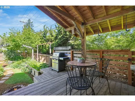 7155 N Greenwich Avenue Portland OR 97217