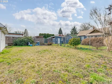 933 NW Cedar Street Mcminnville OR 97128