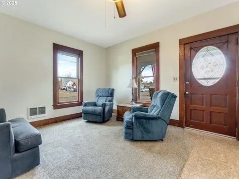 933 NW Cedar Street Mcminnville OR 97128