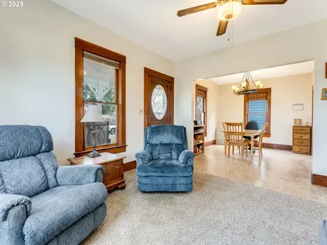 933 NW Cedar Street Mcminnville OR 97128