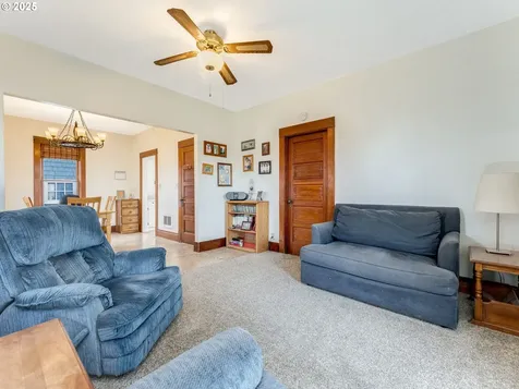 933 NW Cedar Street Mcminnville OR 97128