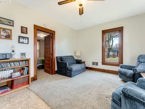 933 NW Cedar Street Mcminnville OR 97128