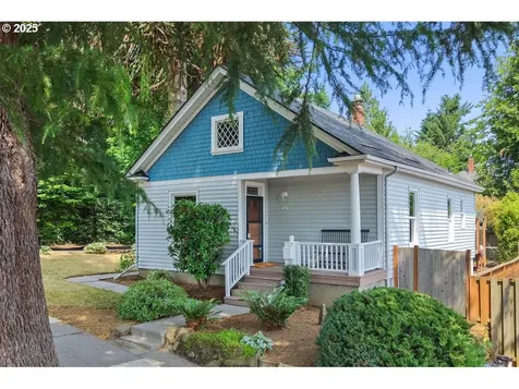 7407 SE Alder Street Portland OR 97215