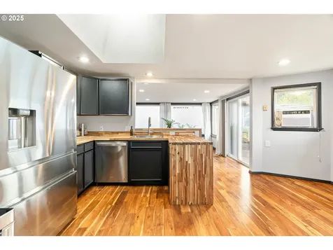 4417 SW Pendleton Street Portland OR 97221
