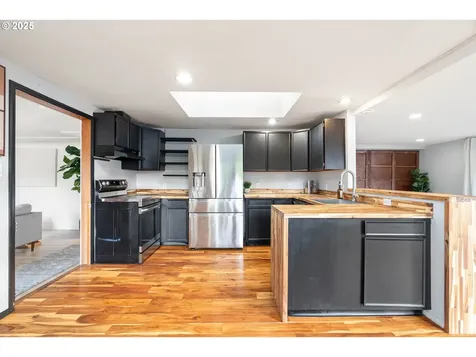 4417 SW Pendleton Street Portland OR 97221
