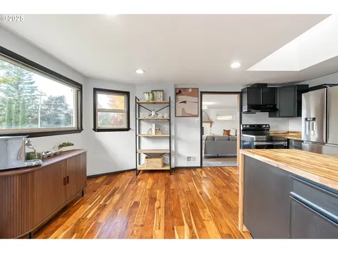 4417 SW Pendleton Street Portland OR 97221