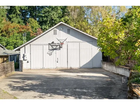 4417 SW Pendleton Street Portland OR 97221
