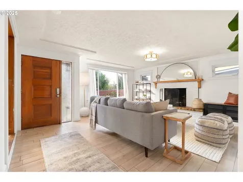 4417 SW Pendleton Street Portland OR 97221