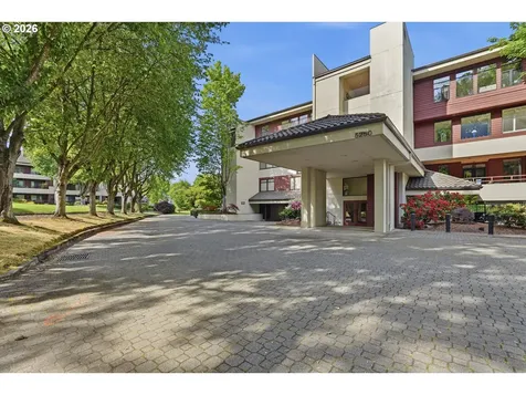 5250 S Landing Drive Portland OR 97239