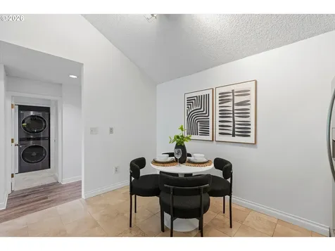 5250 S Landing Drive Portland OR 97239