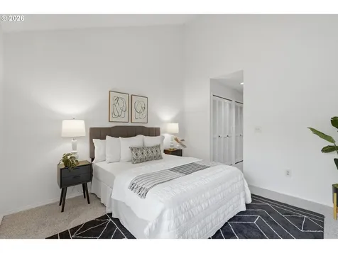 5250 S Landing Drive Portland OR 97239