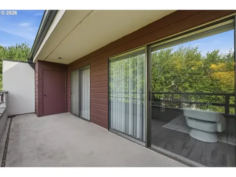 5250 S Landing Drive Portland OR 97239