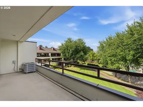 5250 S Landing Drive Portland OR 97239