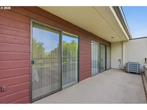 5250 S Landing Drive Portland OR 97239